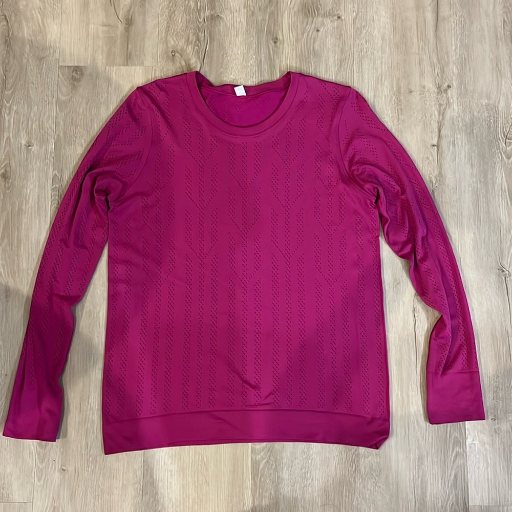 Lululemon Tee